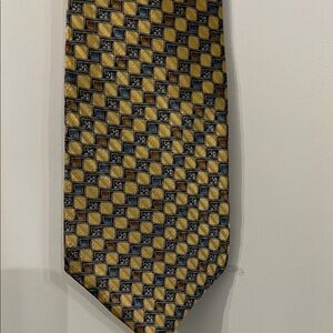 Elegant Geometric Tie in Gold and Blue